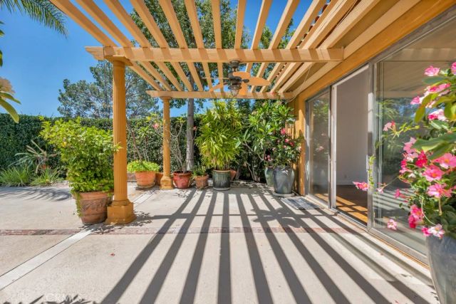 24508 Park Granada, Calabasas, CA 91302