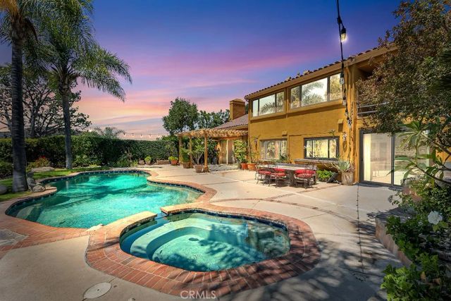24508 Park Granada, Calabasas, CA 91302