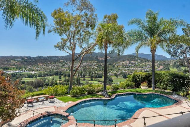 24508 Park Granada, Calabasas, CA 91302