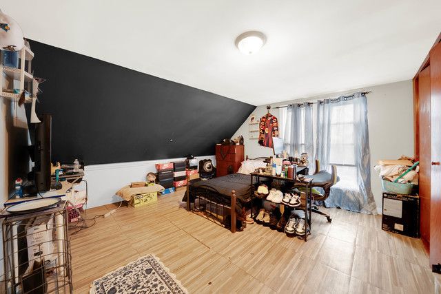 4208 S Artesian Avenue, Chicago, IL 60632