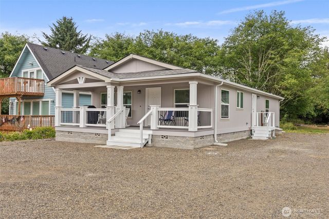 130 Pacific Boulevard NW, Ocean Shores, WA 98569
