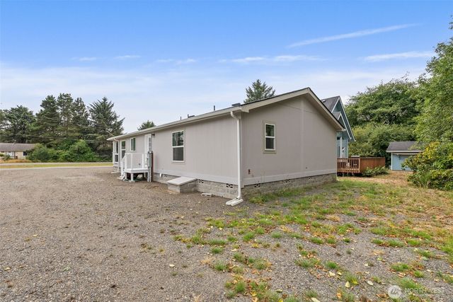 130 Pacific Boulevard NW, Ocean Shores, WA 98569