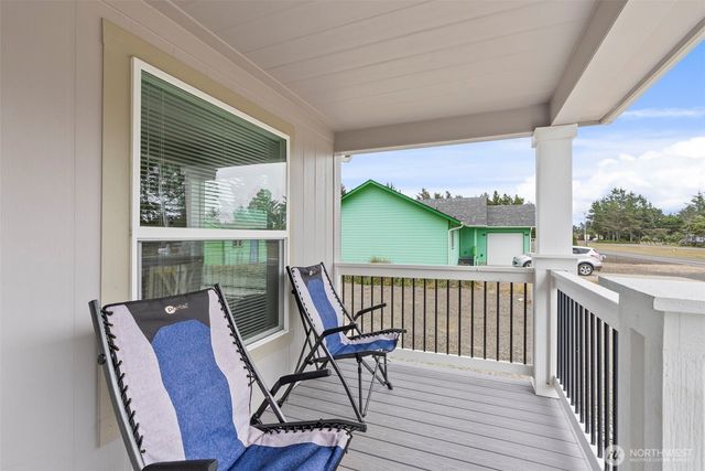 130 Pacific Boulevard NW, Ocean Shores, WA 98569