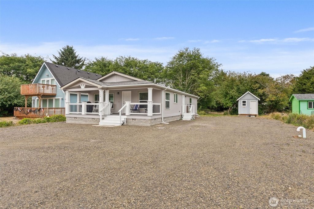 130 Pacific Boulevard NW, Ocean Shores, WA 98569