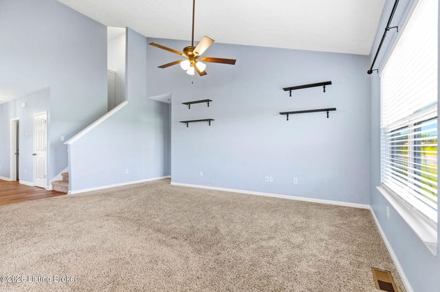 2073 Carnegie Dr, Shelbyville, KY 40065