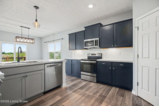 2073 Carnegie Dr, Shelbyville, KY 40065