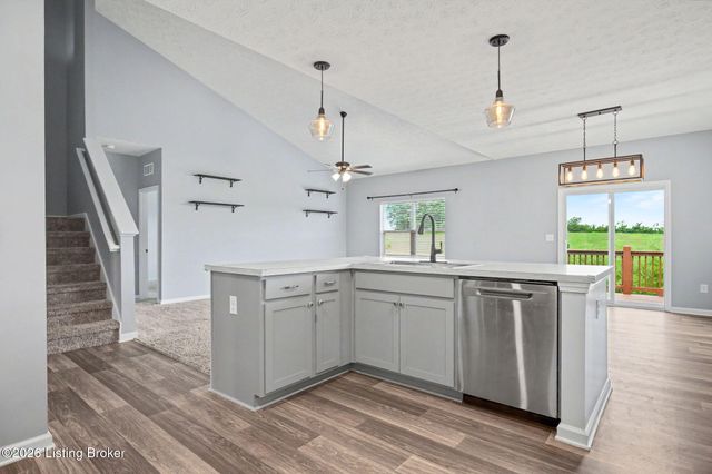 2073 Carnegie Dr, Shelbyville, KY 40065