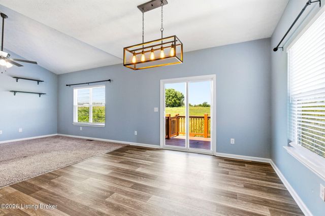 2073 Carnegie Dr, Shelbyville, KY 40065