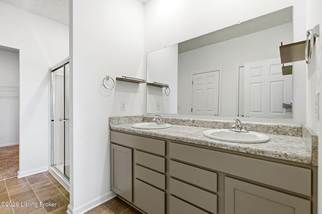 2073 Carnegie Dr, Shelbyville, KY 40065