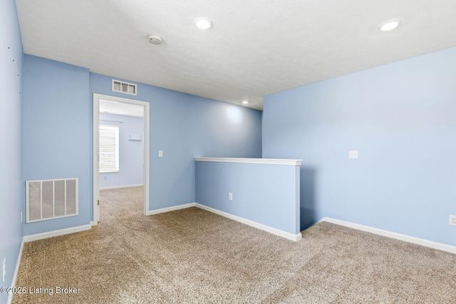 2073 Carnegie Dr, Shelbyville, KY 40065