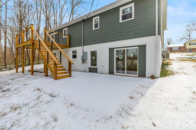 2474 Cedar Valley Drive, Conover, NC 28614