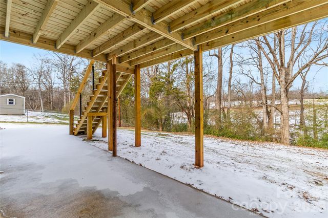 2474 Cedar Valley Drive, Conover, NC 28614