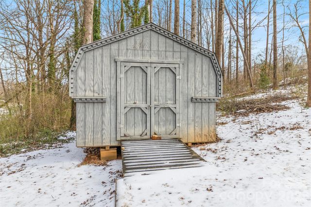 2474 Cedar Valley Drive, Conover, NC 28614