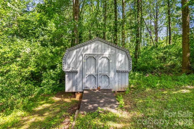2474 Cedar Valley Drive, Conover, NC 28614