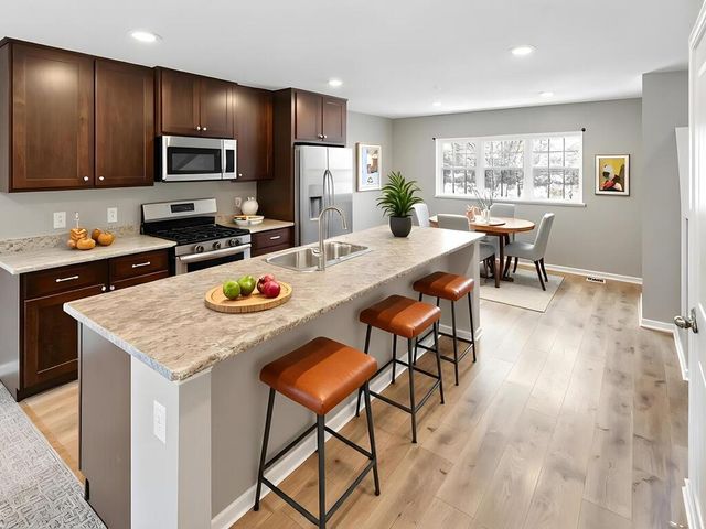 693 Eagle Court, Lino Lakes, MN 55014