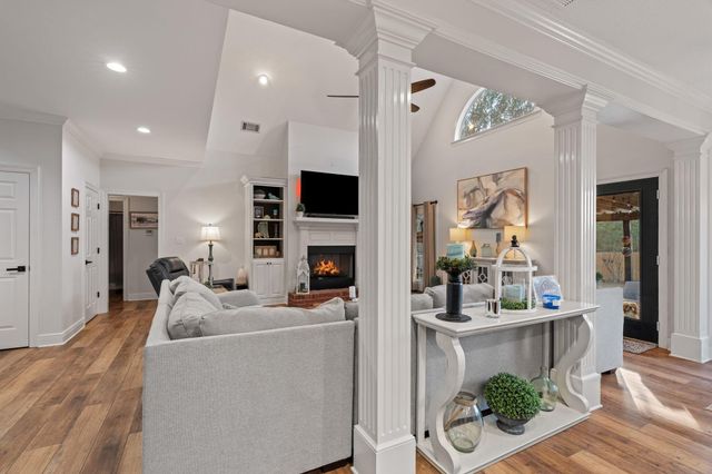 143 Red Roan Rd., Hattiesburg, MS 39402