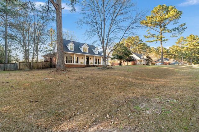 143 Red Roan Rd., Hattiesburg, MS 39402