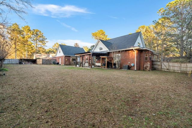 143 Red Roan Rd., Hattiesburg, MS 39402