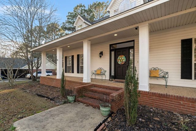 143 Red Roan Rd., Hattiesburg, MS 39402