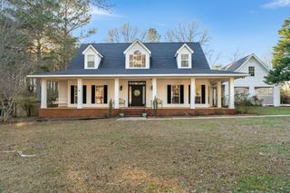 143 Red Roan Rd., Hattiesburg, MS 39402