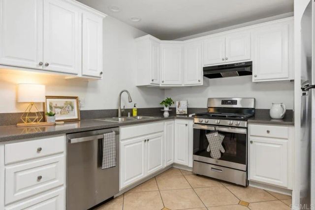 3422 Seabreeze Walk, Oceanside, CA 92056