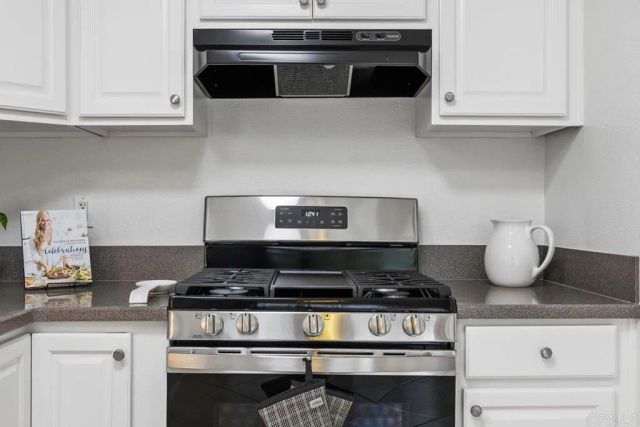 3422 Seabreeze Walk, Oceanside, CA 92056