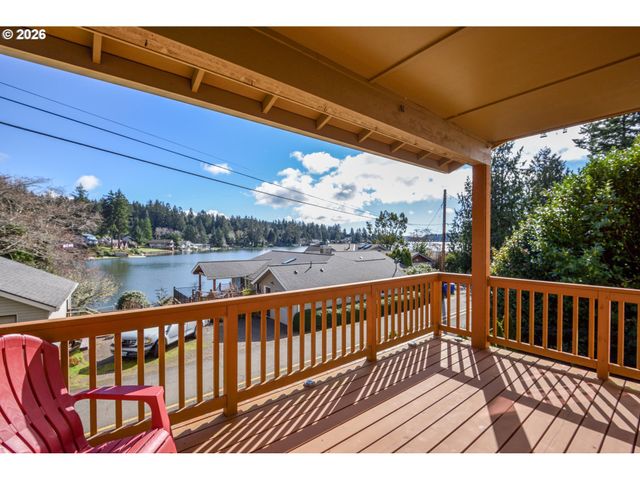 5300 Ne 49TH St, Neotsu, OR 97364