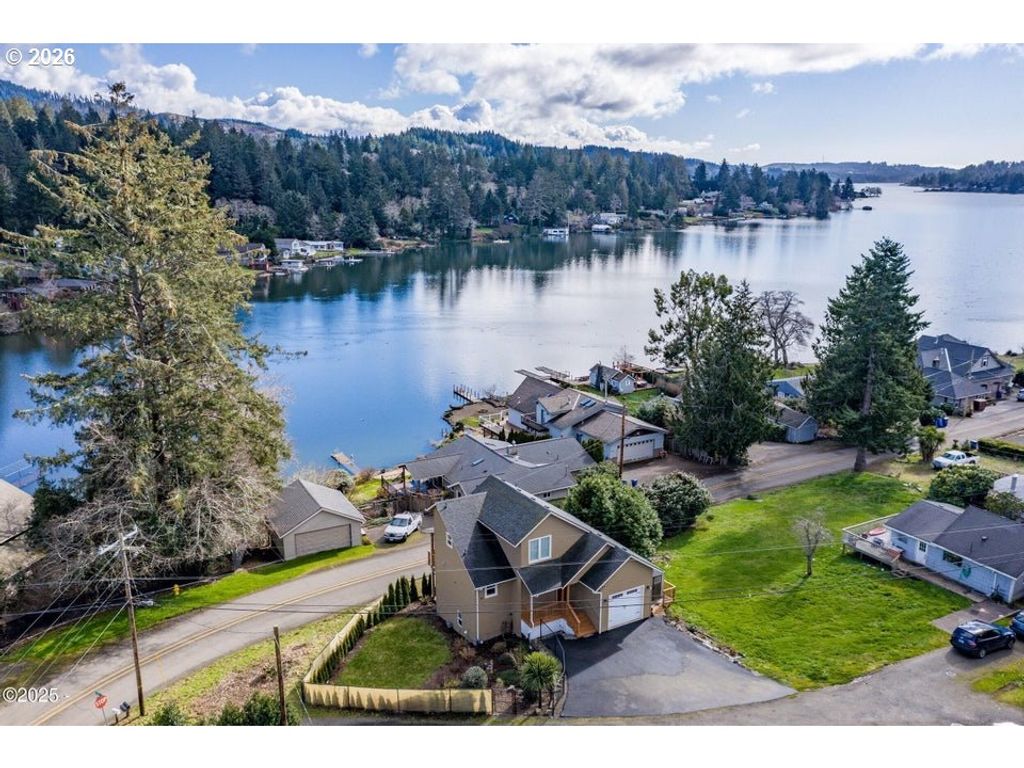 5300 Ne 49TH St, Neotsu, OR 97364