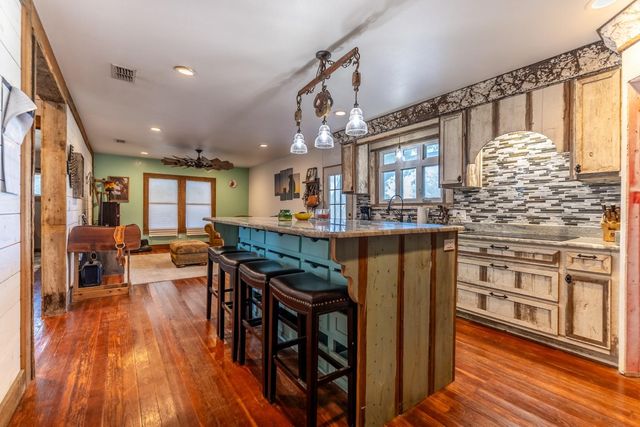 3971 Us Highway 77 S, Hallettsville, TX 77964