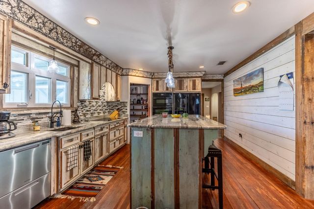 3971 Us Highway 77 S, Hallettsville, TX 77964