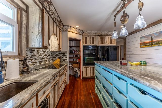 3971 Us Highway 77 S, Hallettsville, TX 77964