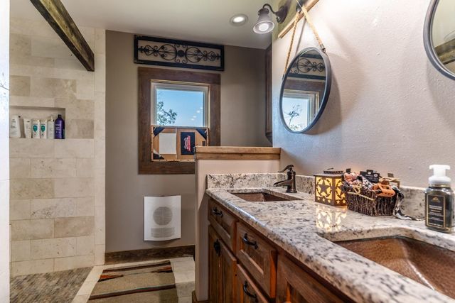 3971 Us Highway 77 S, Hallettsville, TX 77964