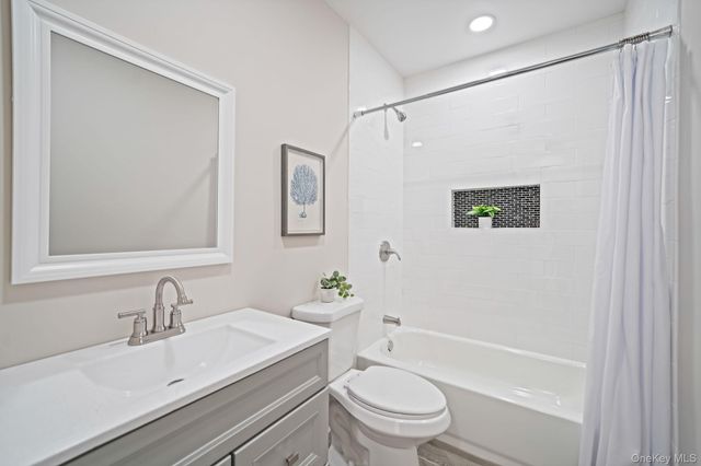 96 Toomey Road, West Islip, NY 11795