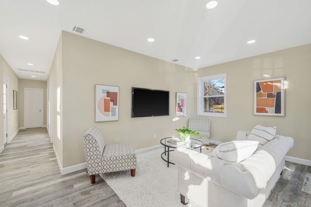 96 Toomey Road, West Islip, NY 11795