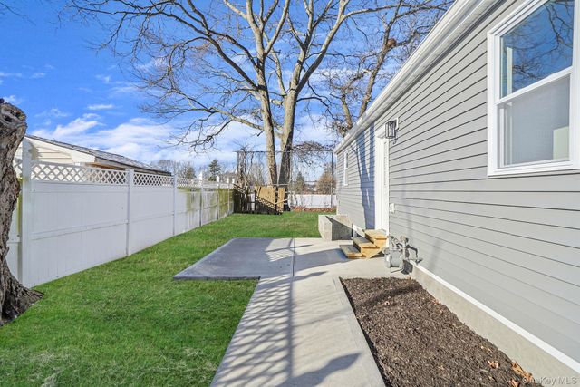 96 Toomey Road, West Islip, NY 11795