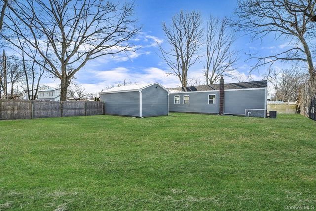 96 Toomey Road, West Islip, NY 11795