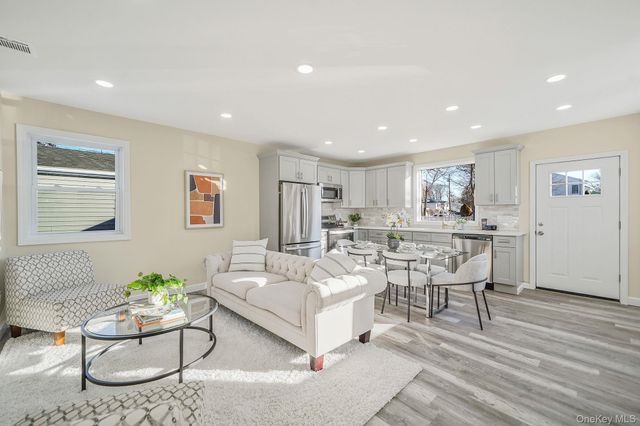 96 Toomey Road, West Islip, NY 11795