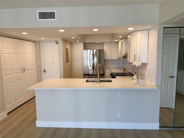 20335 W Country Club Drive 1203, Aventura, FL 33180