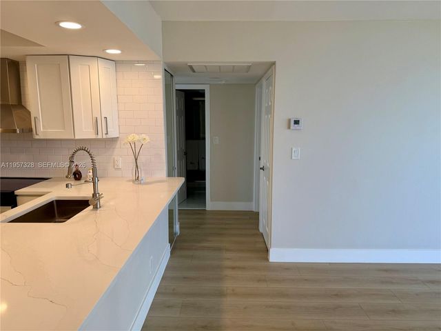 20335 W Country Club Drive 1203, Aventura, FL 33180