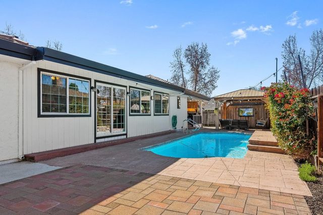 1850 Highland Drive, Hollister, CA 95023