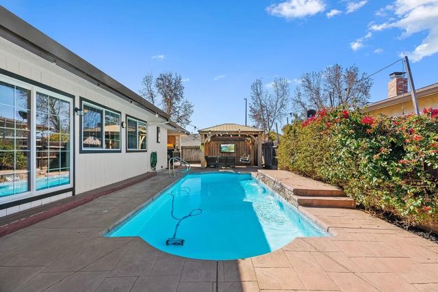 1850 Highland Drive, Hollister, CA 95023