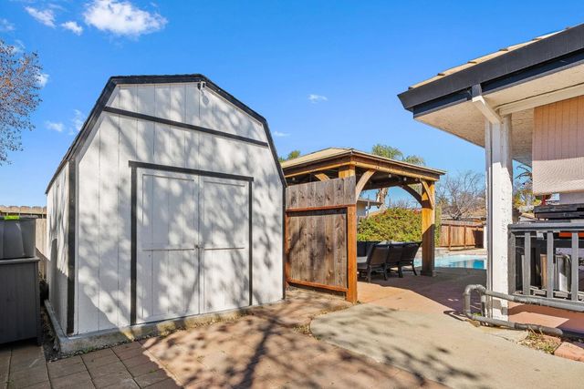 1850 Highland Drive, Hollister, CA 95023