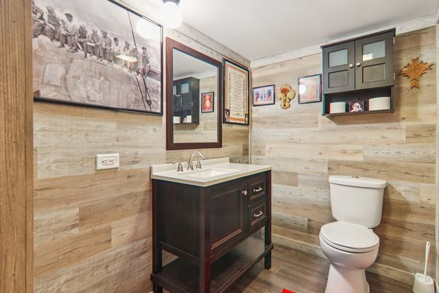 15134 Laramie Avenue, Oak Forest, IL 60452