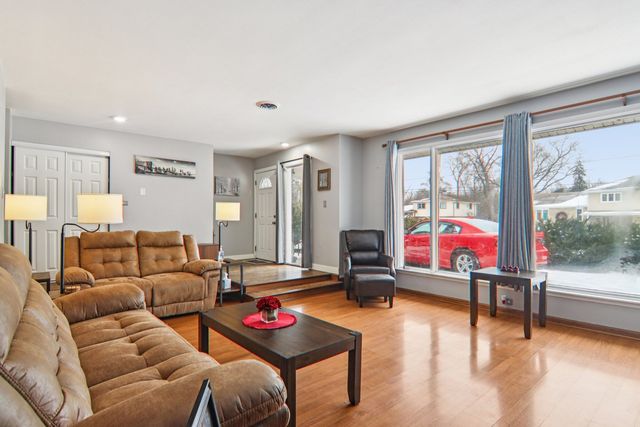 15134 Laramie Avenue, Oak Forest, IL 60452