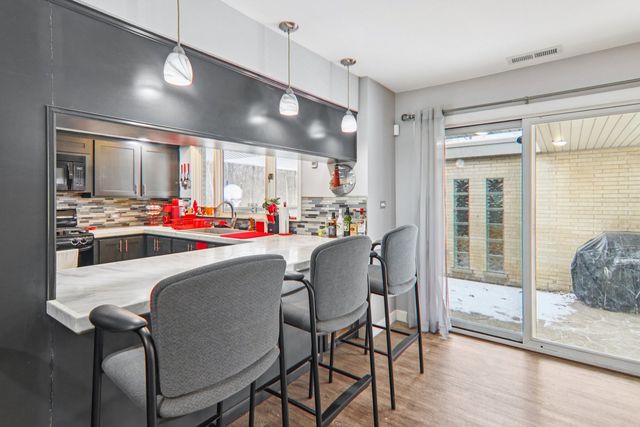 15134 Laramie Avenue, Oak Forest, IL 60452