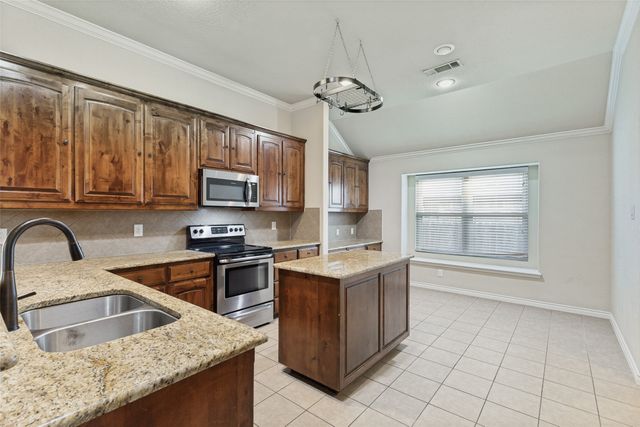 6033 Paddlefish Drive, Fort Worth, TX 76179