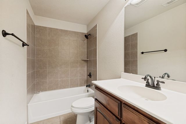 6033 Paddlefish Drive, Fort Worth, TX 76179