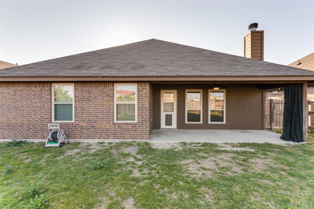 6033 Paddlefish Drive, Fort Worth, TX 76179