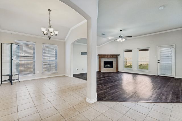 6033 Paddlefish Drive, Fort Worth, TX 76179