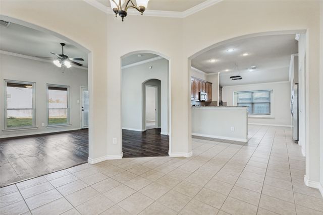 6033 Paddlefish Drive, Fort Worth, TX 76179